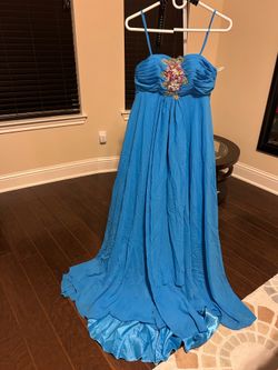 Medium gown