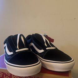 Vans Black And White Size 10.5