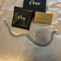 Womens Diamond Prong Cuban Link Choker (12mm)