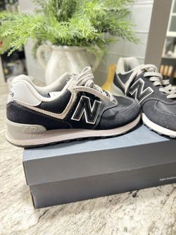 New Balance Sneakers 