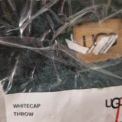 UGG Throw. NEW