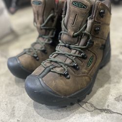 Keen Boots 9.5 Men’s Waterproof 