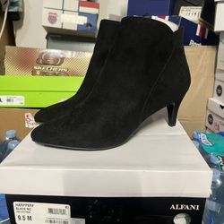 Boots Women Size 9.5 New