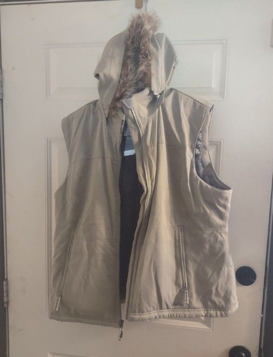 Brand New With Tags Cabela's Raccoon Hooded Vest