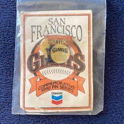 Giants Pin