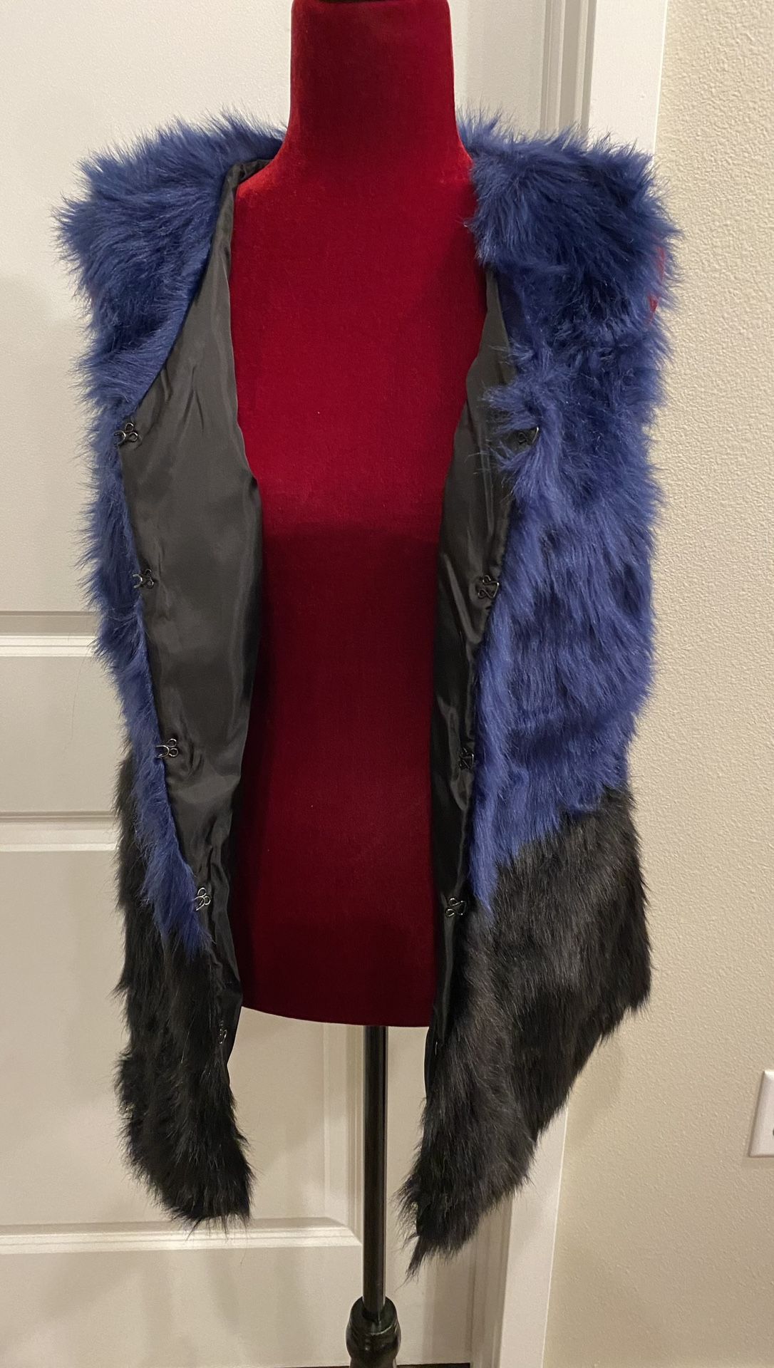 Saywhat? faux fur vest junior XL lined