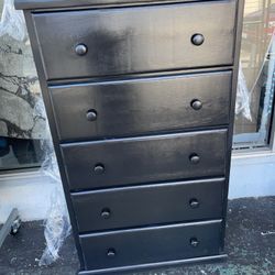 Dresser Chest Black Finish With 💯 Solid pinewood chest🌲🪵5 drawer chest Available in any tone of 🪵