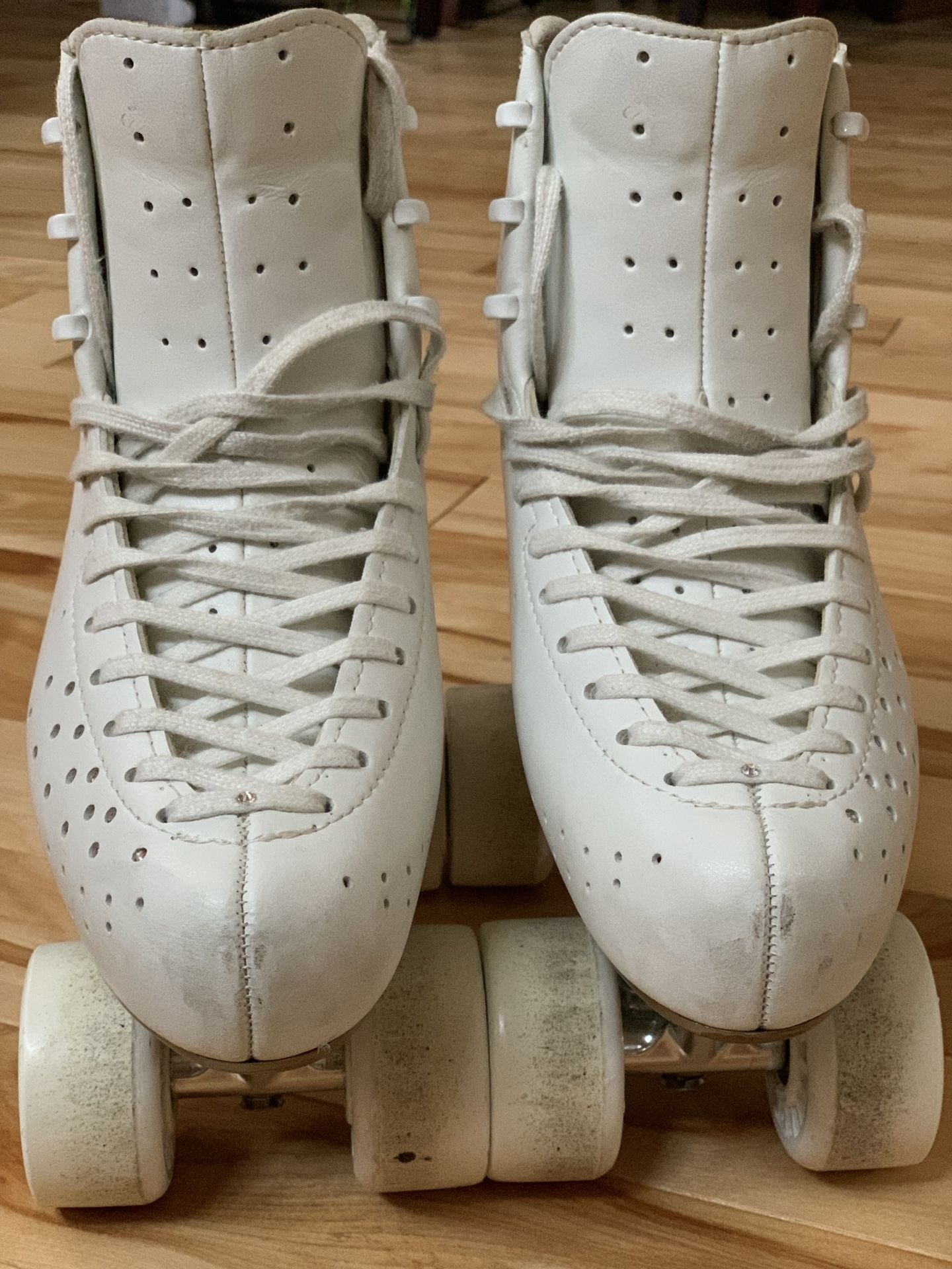 Figure skates