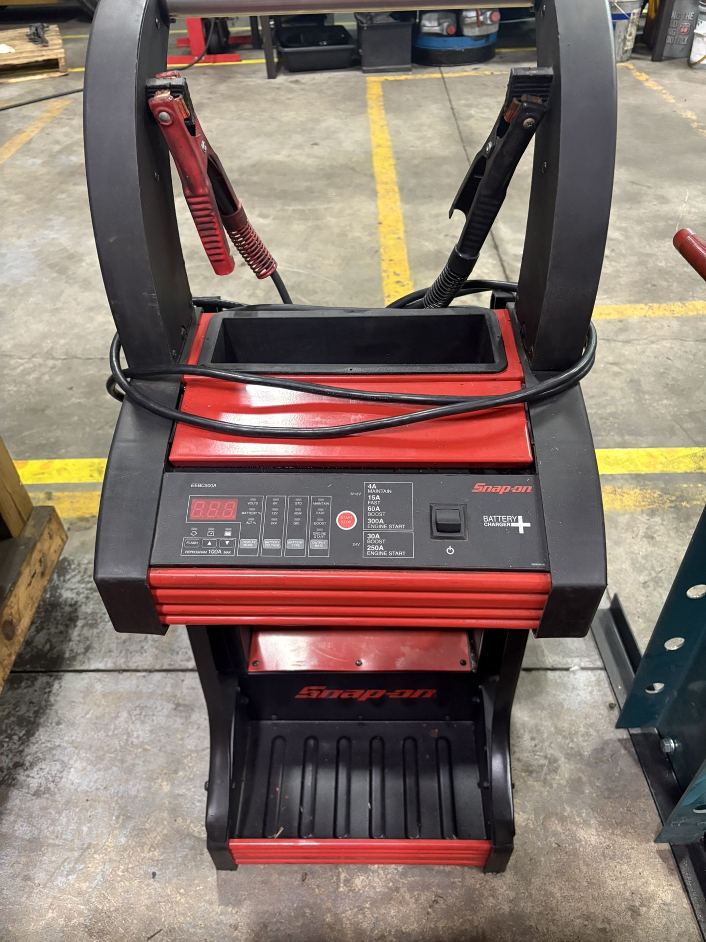 Snap On Battery Charger/jump Starter