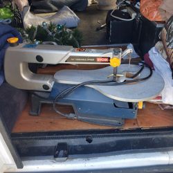 Ryobi 16 in variable speed scroll saw
