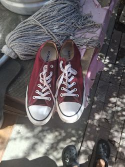 Men Converse  size 8