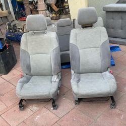 2004 2006 Toyota  Seats 4 Runner 