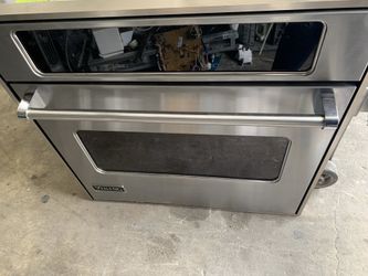 30” viking single wall oven in stainless steel