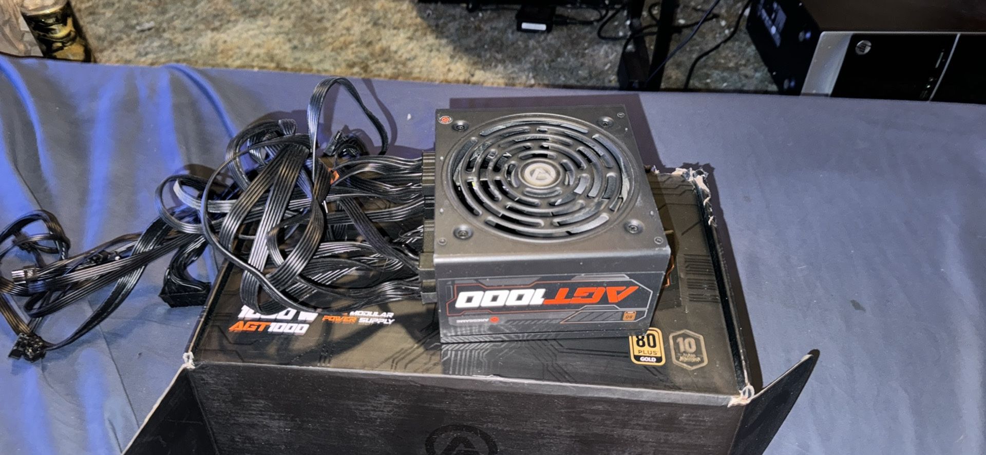 1000 Wt Power Supply