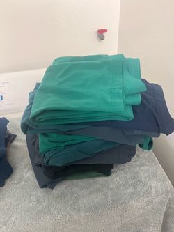 Figs and fabletics scrubs
