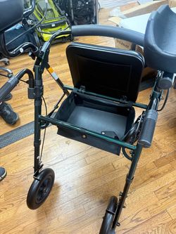 Rollator walker