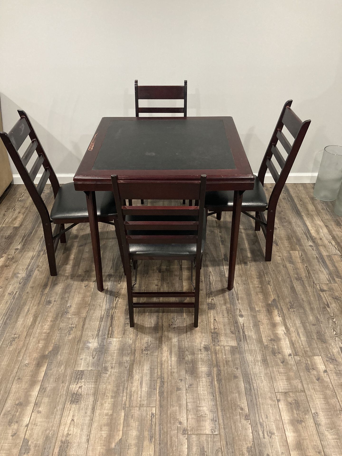 32” Game Table With 4 Chairs