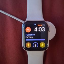 Apple Watch SE - Like New
