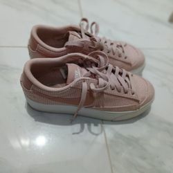 Nike Need To Sell Asap Used About 3 Tumes