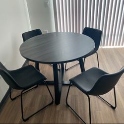 Ashley Dining Table With 4 Chairs