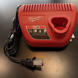 Milwaukee M12 Charger New