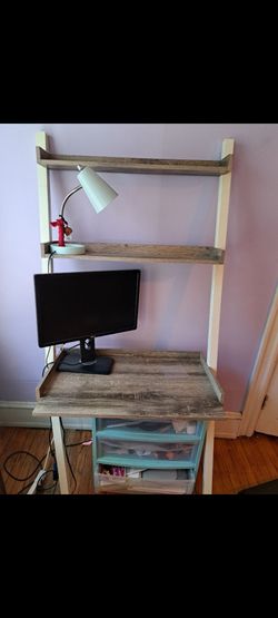 Ladder style leaning desk