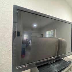 28" & 35" TV 