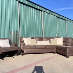 Navi 2-Piece Sectional w/ Recliner 