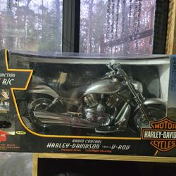 Harley Davidson Collector VRSCA Silver V-Rod Remote Control Motorcycle Never Opened