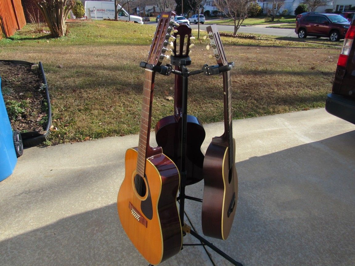 Hercules GS432B PLUS Auto Grip Triple Guitar Stand Foldable Backrest
