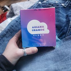 Arianna Grande Perfume Pick Up Only 