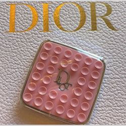 Dior Octobuddy