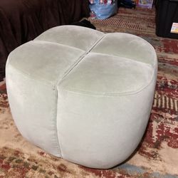 Nice Sitting Chair 