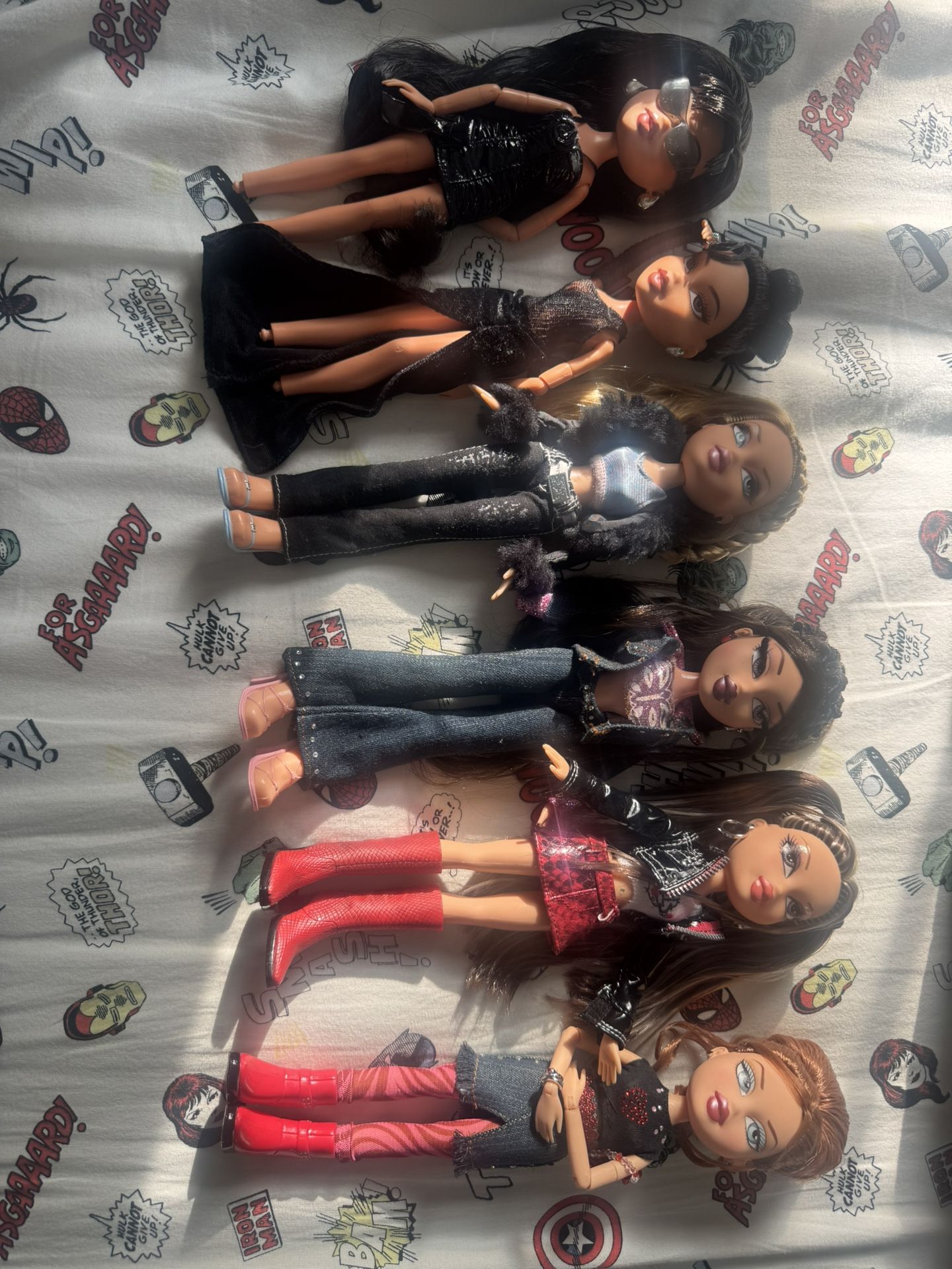 14 bratz dolls
