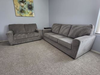 Sofa & Loveseat Set (Like New)