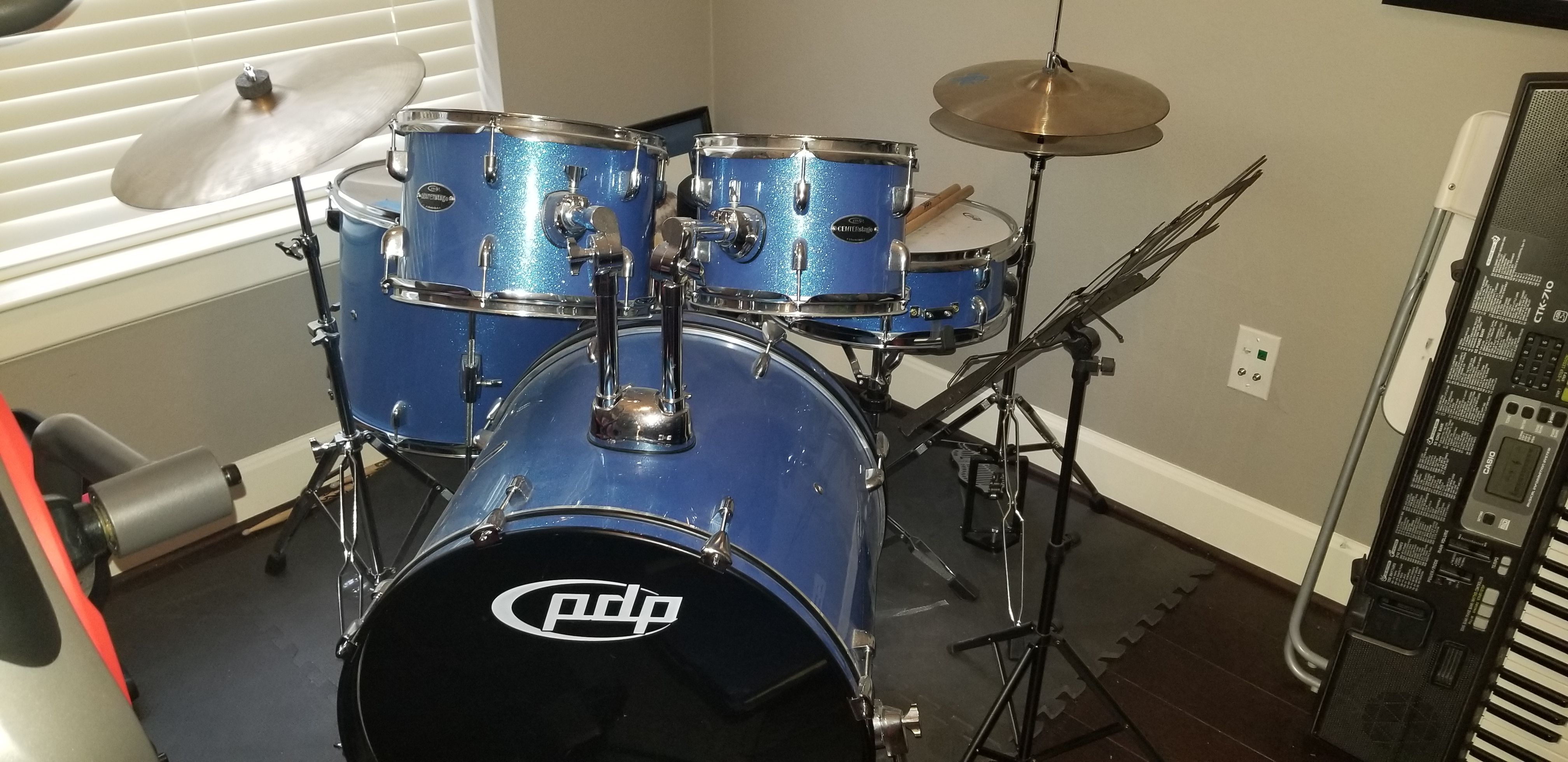 PDP by DW CENTERstage 5-Piece Drum Set with Hardware and Cymbals