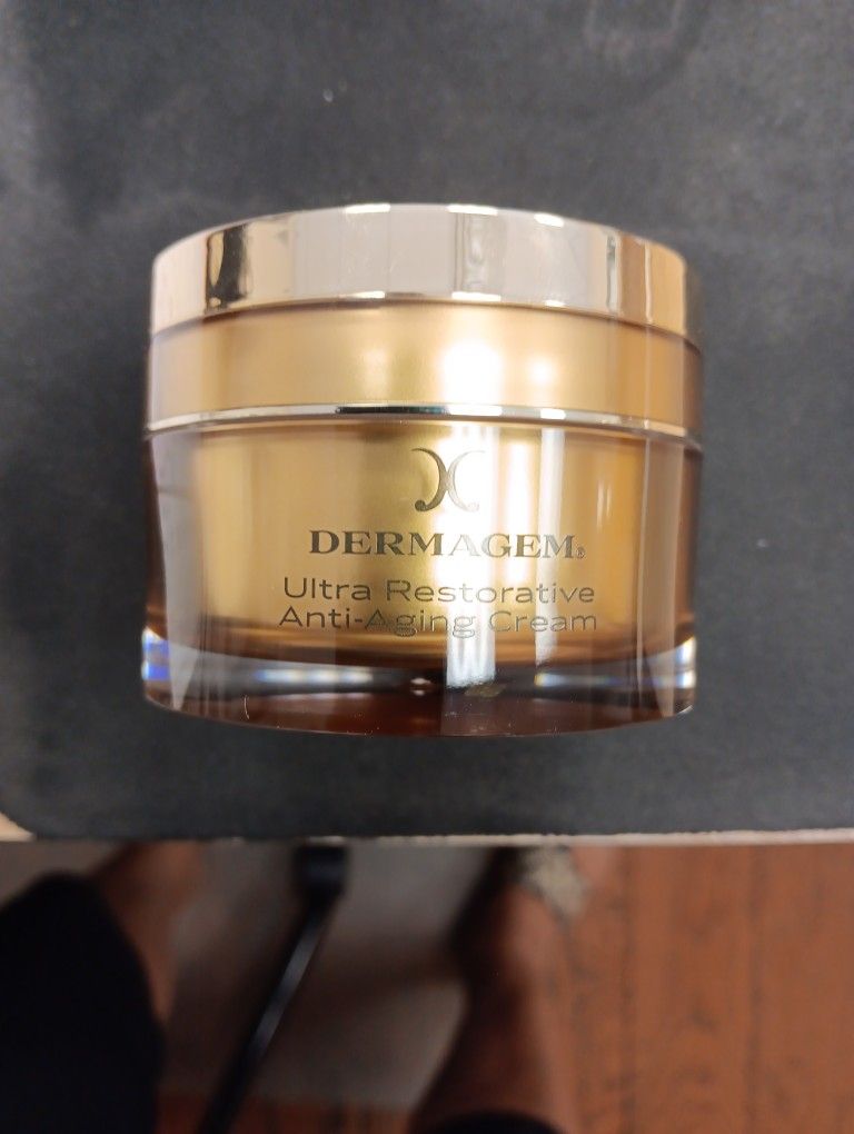 Dermagem Ultra Restorative Anti-Aging Cream