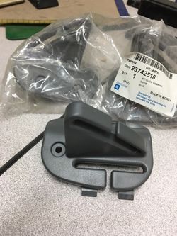Seat belt guide pair Chevy Aveo GM 93742516