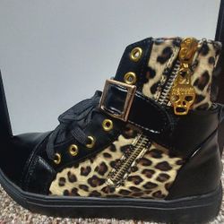 Zipper Shoes Black With Gold Hardware 