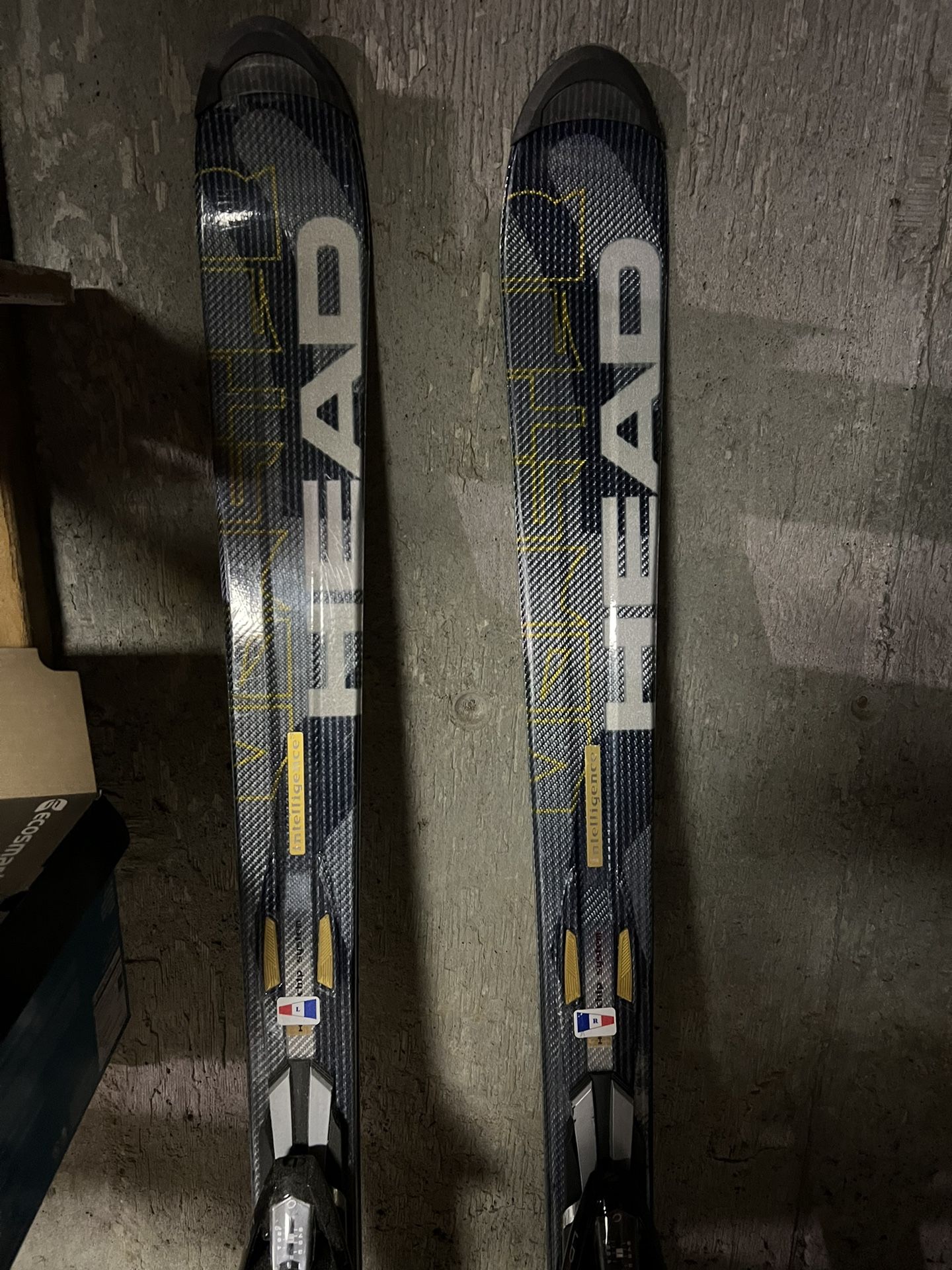 Head Snow skis and Bindings (size 163)