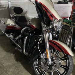 Harley CVO Street Glide