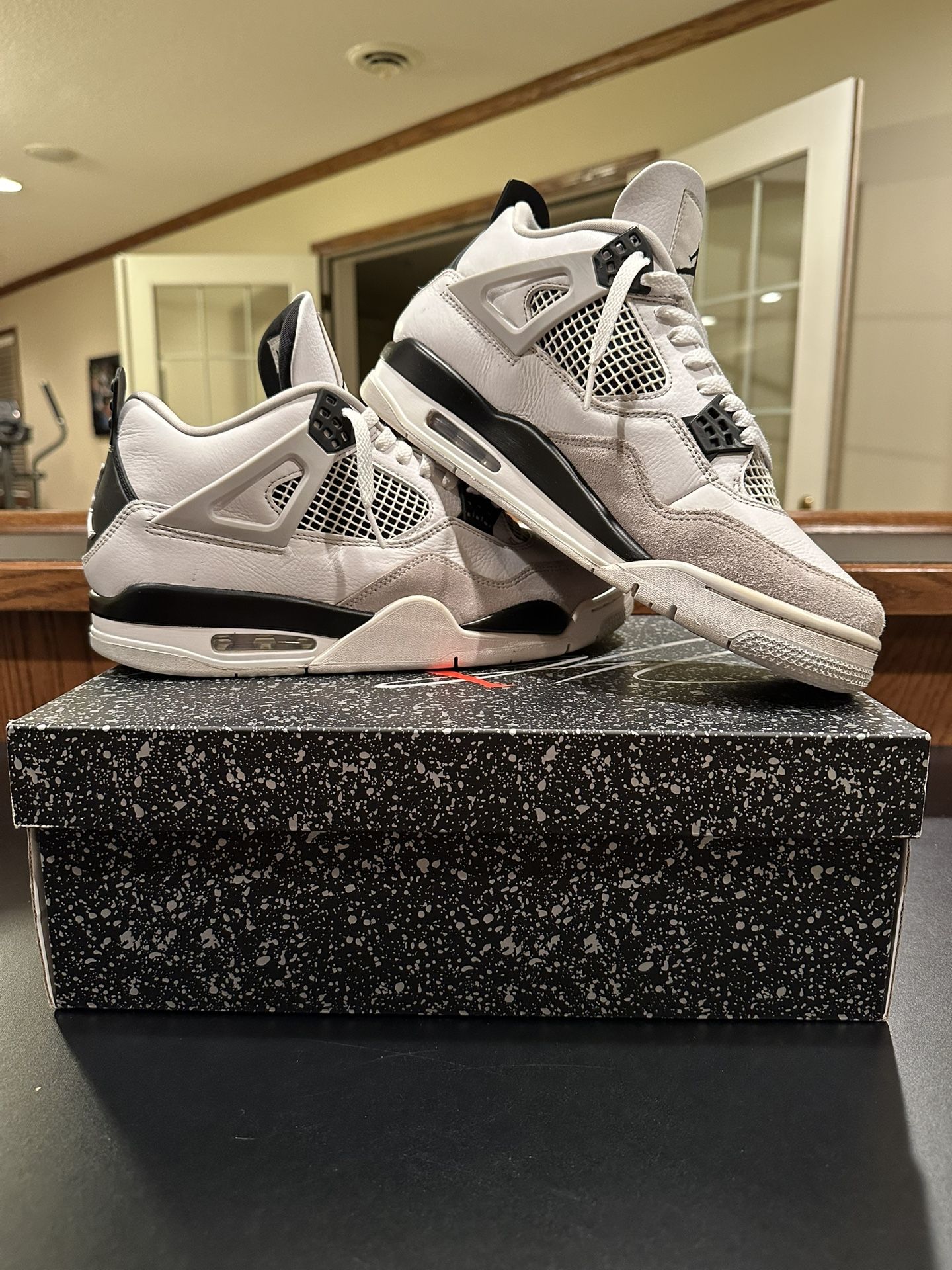 Men’s 10.5 Jordan 4 Military Black