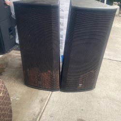 Dos Medios Electrvoice Amplificados 