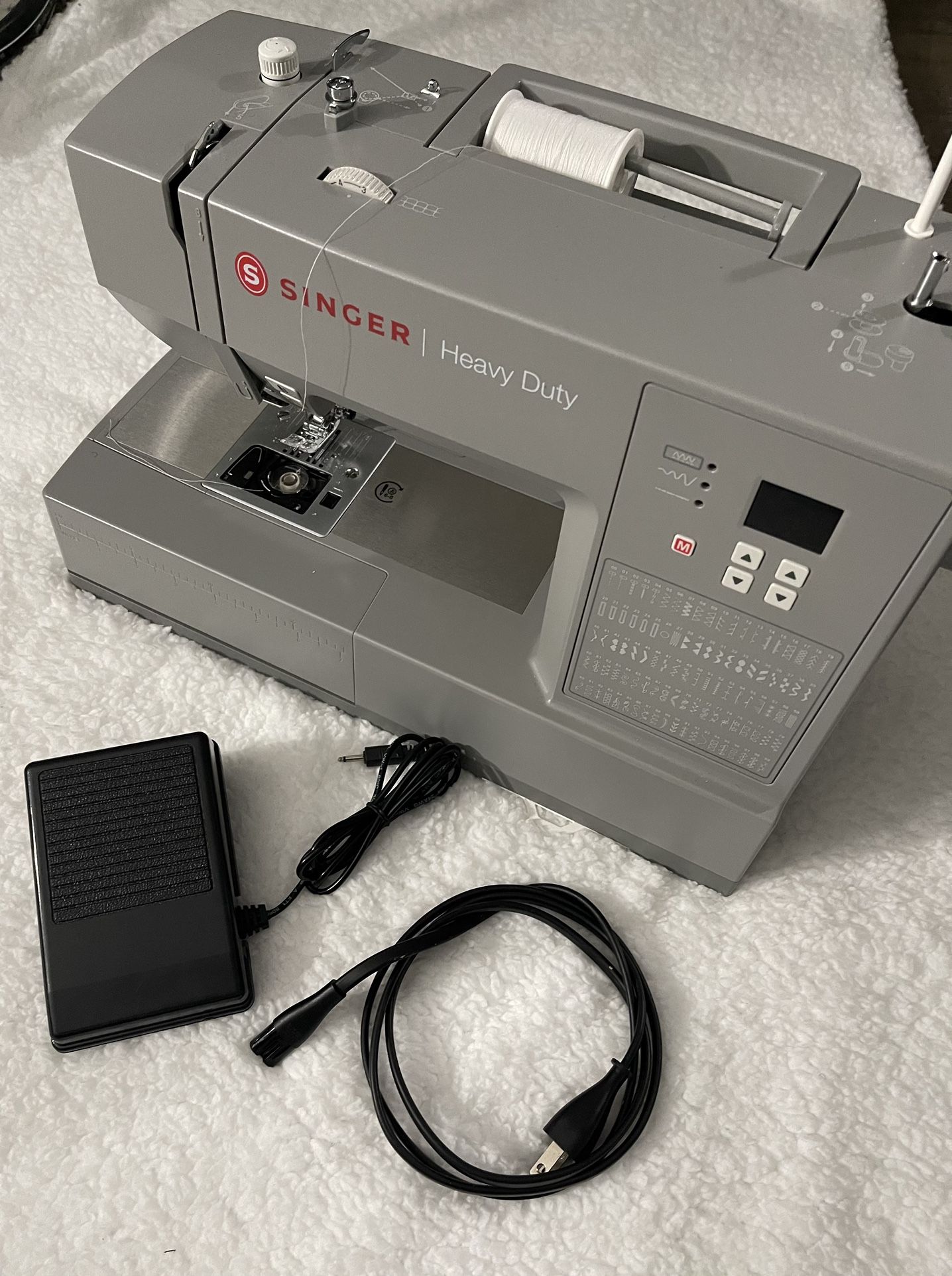 Singer Heavy Duty Sewing Machine