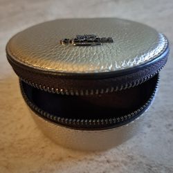 Pre-owned Authentic Coach Platinum Metallica Leather Round Jewelry Box