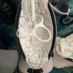 4MOMS MamaRoo Multi-Motion Baby Swing
