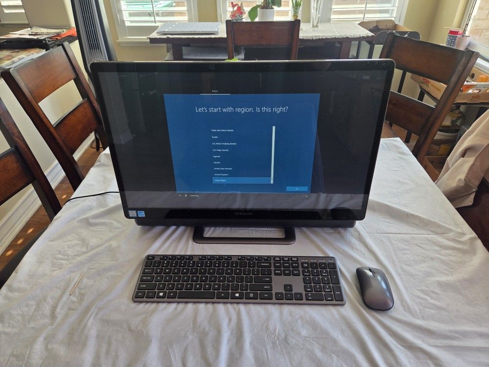 Samsung DP710A4M-L01US 23.8" Touchscreen All-in-One PC