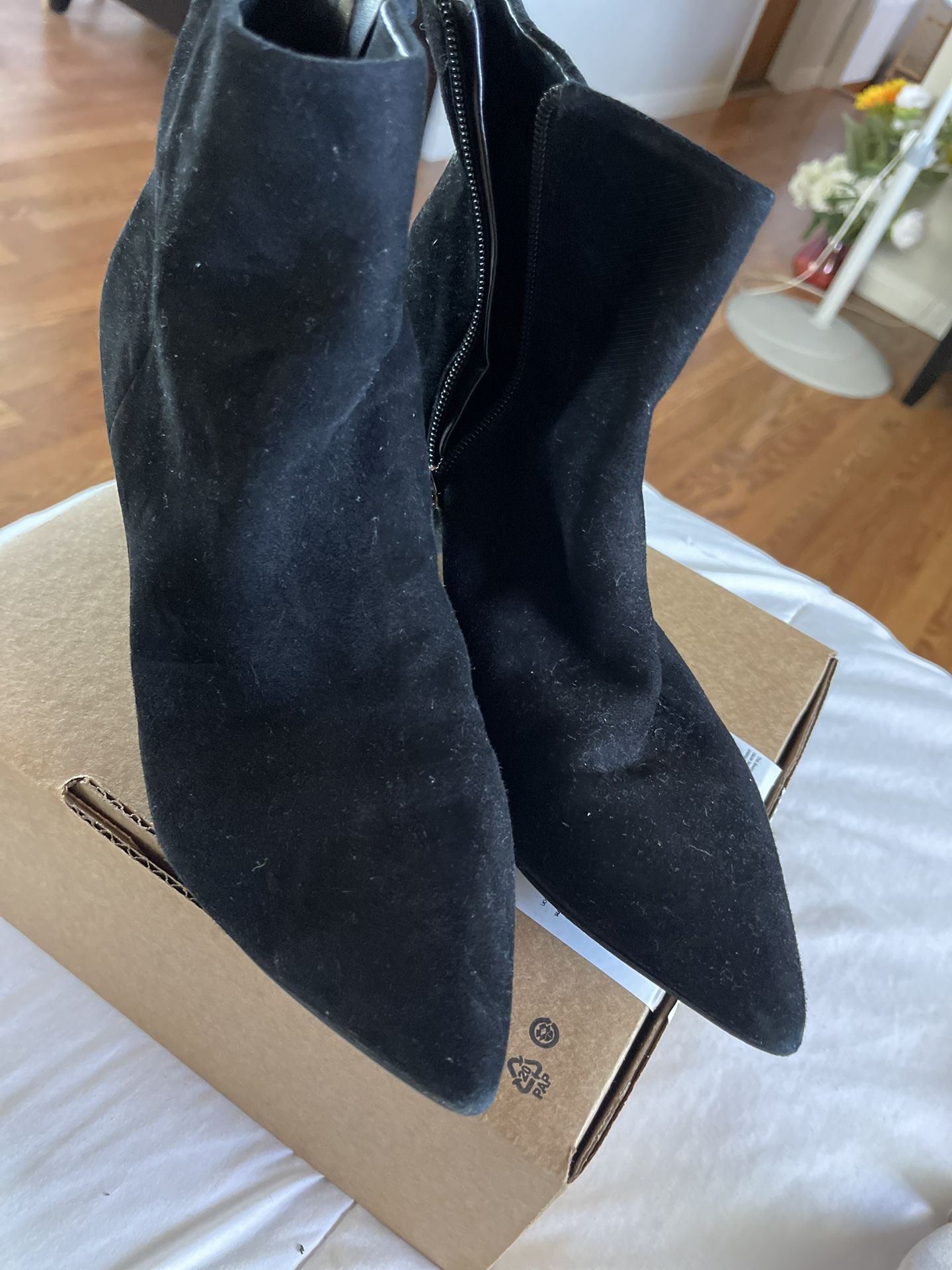 Black Velvet Low Cuts Boots