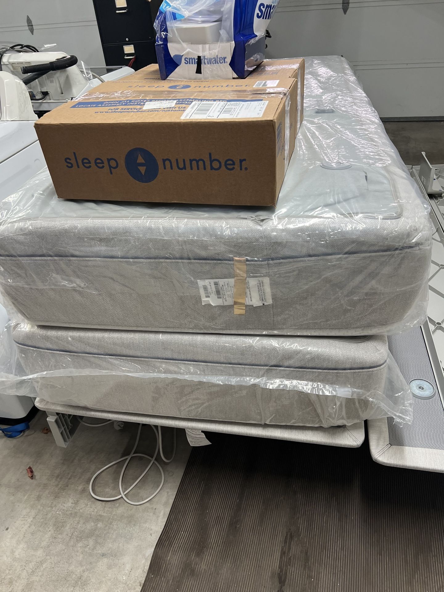 Sleep Number Bed Split King And i8 360 Smart Bed/Split E King 360 FlexFit 2