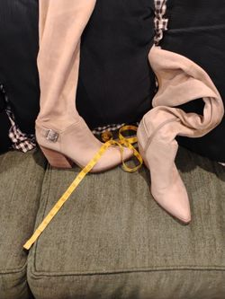 NEW LADIES LIGHT TAN BOOTS SIZE 10
